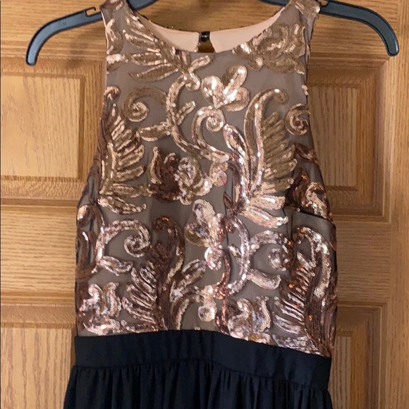 Prom dress - Picture 2 of 6